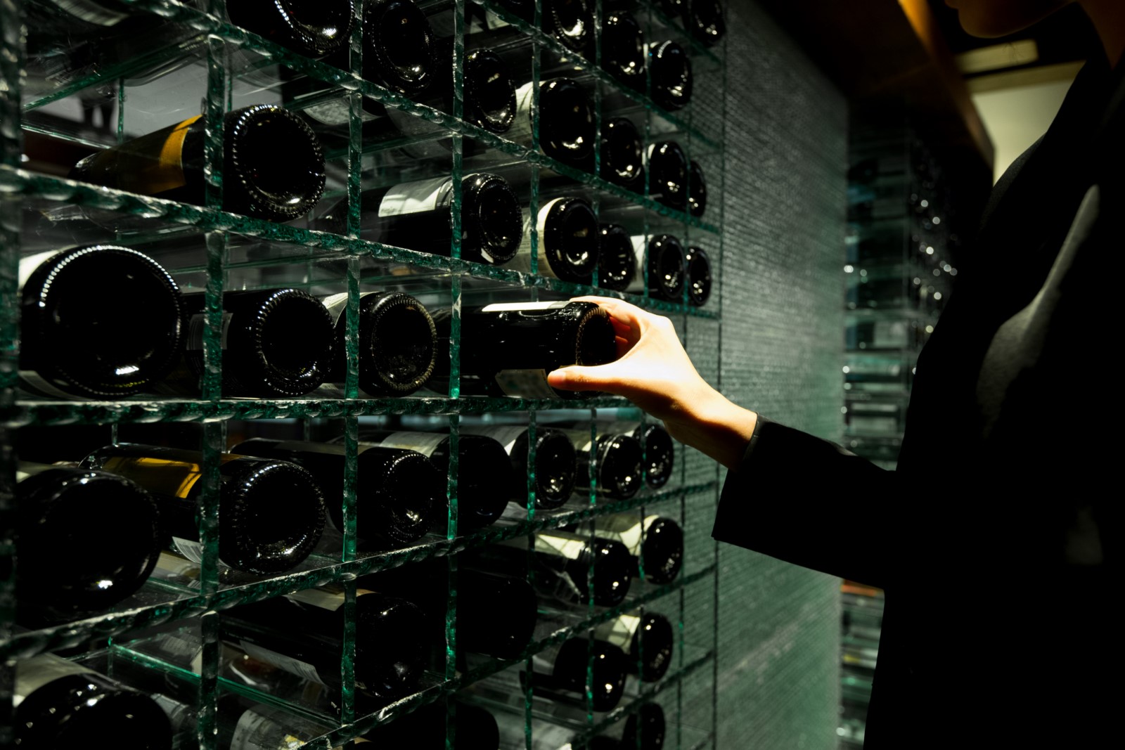 Choisissez la meilleure cave à vin haut de gamme pour une expérience de dégustation de vin inoubliable.