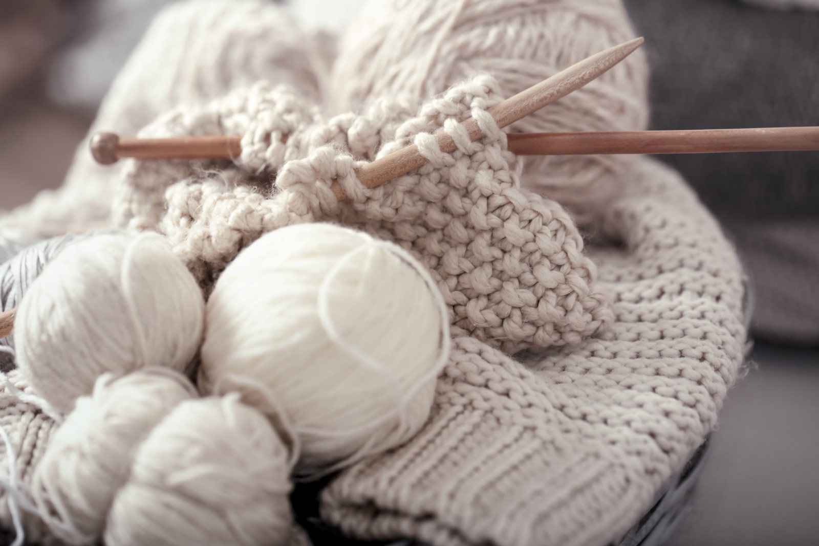 La couverture en laine, un must-have pour les amoureux du confort